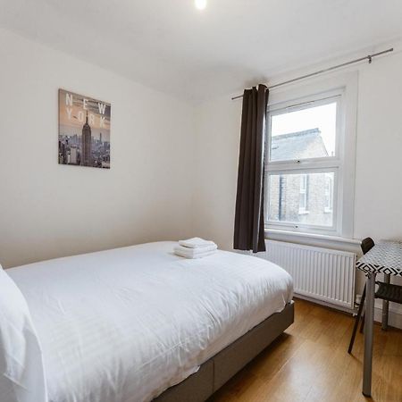 Mile End Double Rooms 86A London Exterior photo