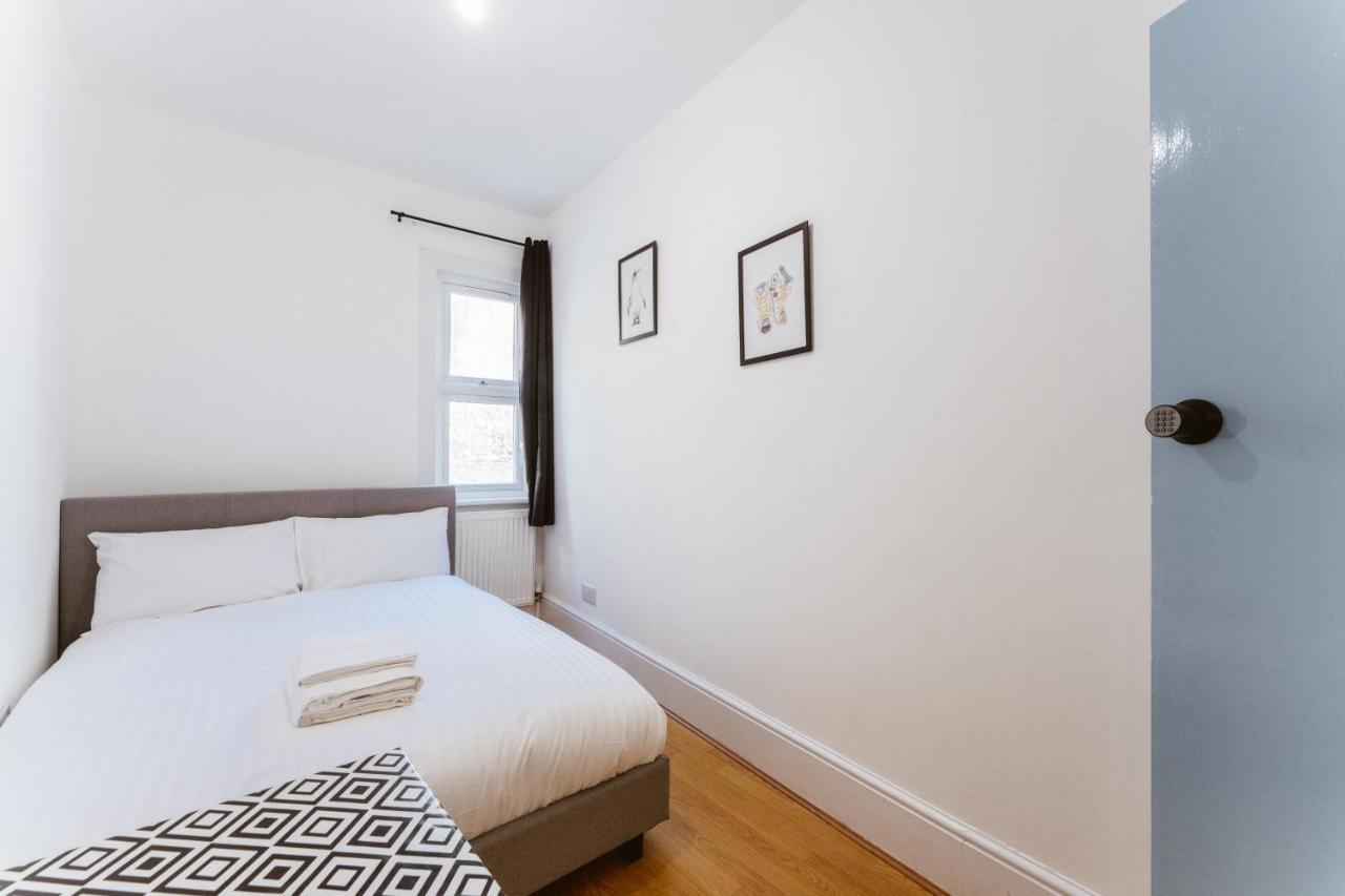 Mile End Double Rooms 86A London Exterior photo