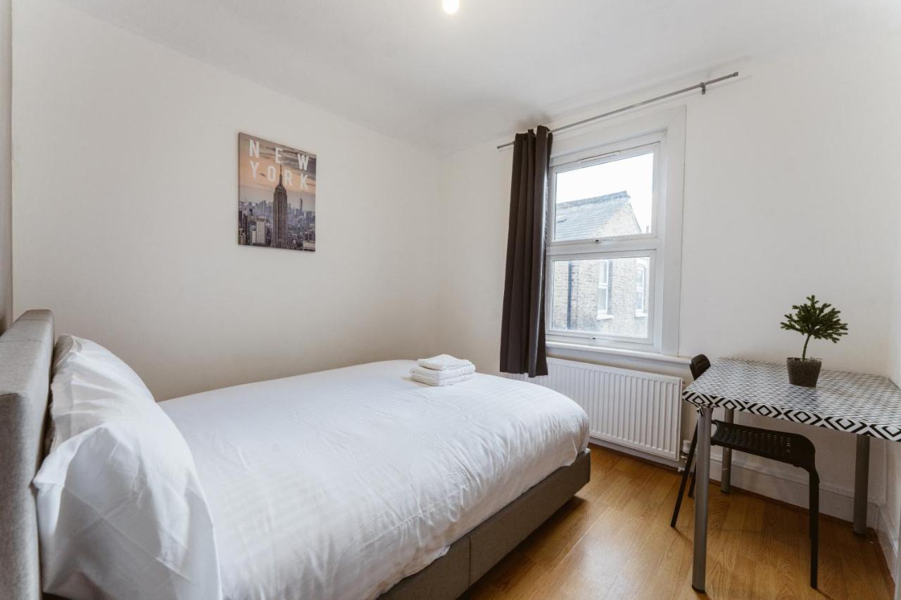 Mile End Double Rooms 86A London Exterior photo